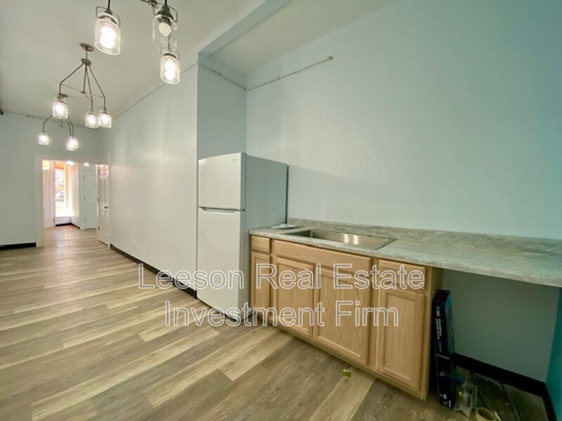 Beautiful Spacious Commercial Space for Lease! property image