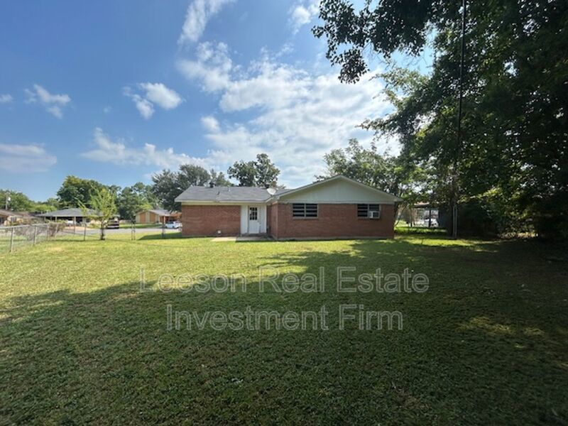 4 Bedroom 1.5 Bath Home Available for Rent in Bossier City! property image