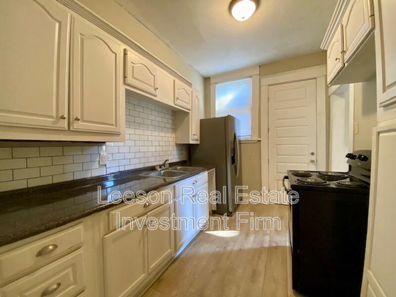 2 Bedroom 1.5 Bath Duplex Available in Highland Neighborhood! property image