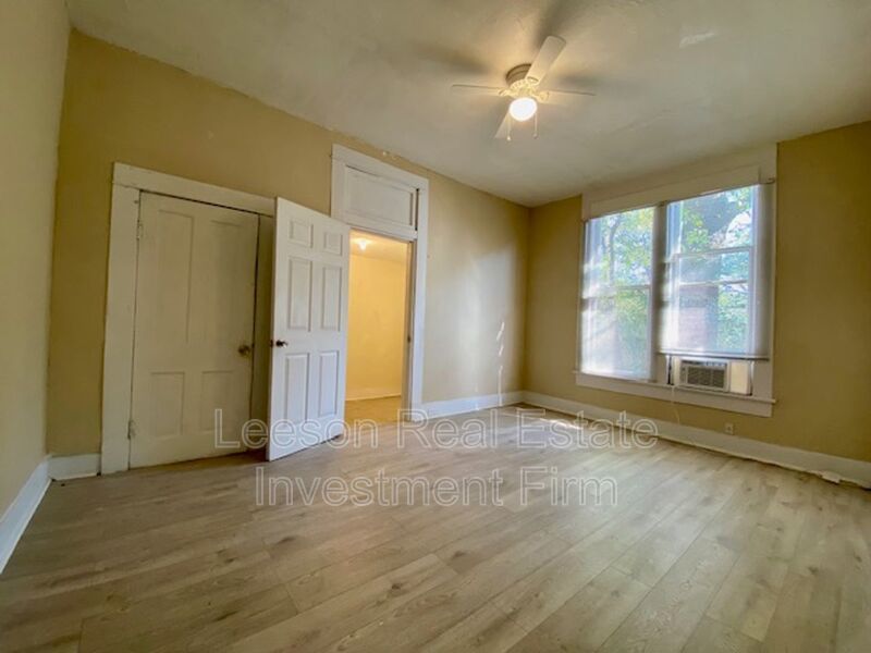 2 Bedroom 1.5 Bath Duplex Available in Highland Neighborhood! property image