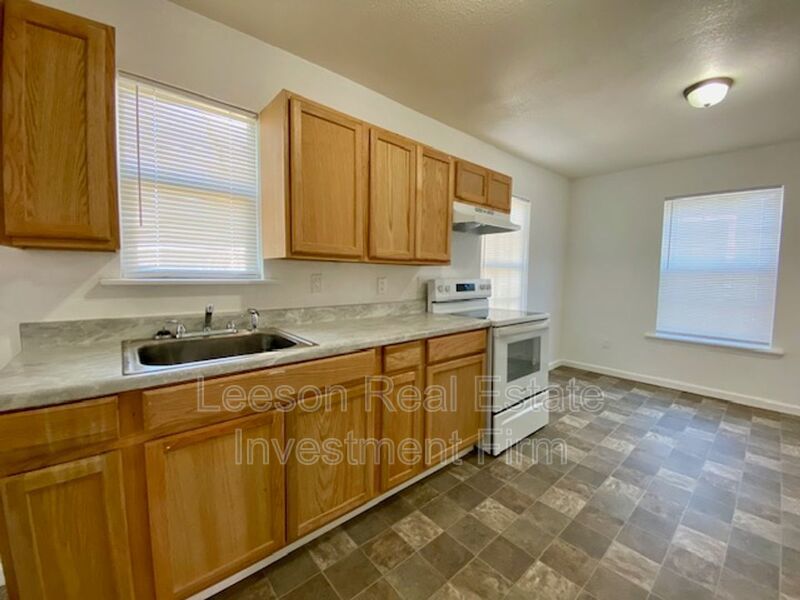 Renovated 2 Bedroom 1 Bath Home Available for Rent Now! property image